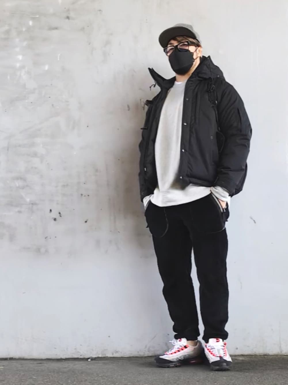「ビッグシルエット」｜「Ron Hermanのアイテム（キャップ、グレー系）」を使った、棚橋弘至さん（メンズ・181cm）の冬コーディネートの1枚目の写真
