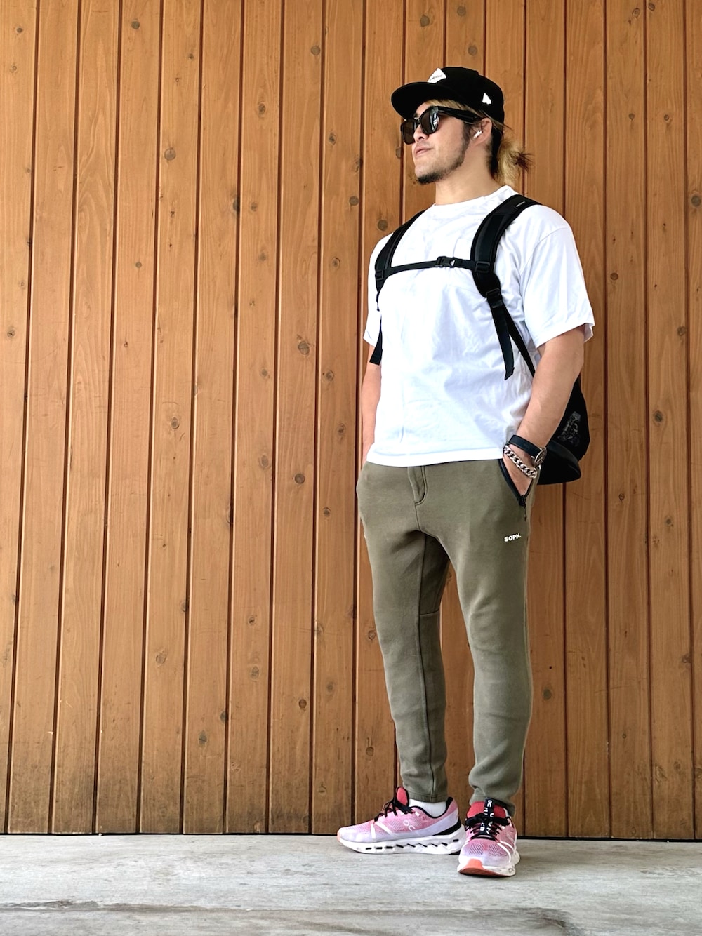 「ACE」｜「NEW ERAのアイテム（キャップ、ブラック系）」を使った、棚橋弘至さん（メンズ・181cm）の夏コーディネートの1枚目の写真