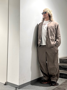 「アイテム（スニーカー）」を使った、棚橋弘至さん（メンズ・181cm・40代）の秋コーディネート