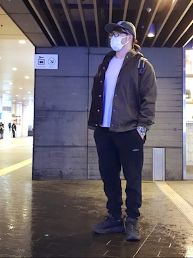 「Saturdays NYC（サタデーズ ニューヨークシティ ）のアイテム（スウェットパンツ）」を使った、棚橋弘至さん（メンズ・181cm）の冬コーディネート
