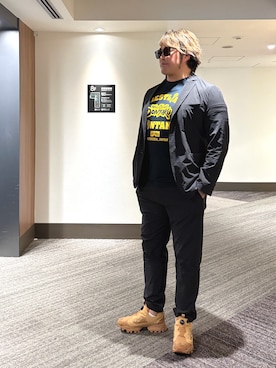 「アイテム（セットアップ）」を使った、棚橋弘至さん（メンズ・181cm）の春コーディネート