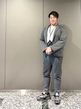 「DOUBLE STANDARD CLOTHING（ダブルスタンダードクロージング）のアイテム（セットアップ、グレー系）」を使った、棚橋弘至さん（メンズ・181cm）の夏コーディネート