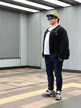 「アイテム（キャップ）」を使った、棚橋弘至さん（メンズ・181cm）の秋コーディネート