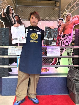 「アイテム（セットアップ）」を使った、棚橋弘至さん（メンズ・181cm）の春コーディネート