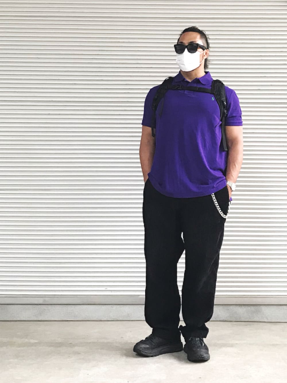 「HOKA ONE ONE × Engineered  Garments」｜「POLO RALPH LAURENのアイテム（ポロシャツ、パープル系）」を使った、棚橋弘至さん（メンズ・181cm）の夏コーディネートの1枚目の写真