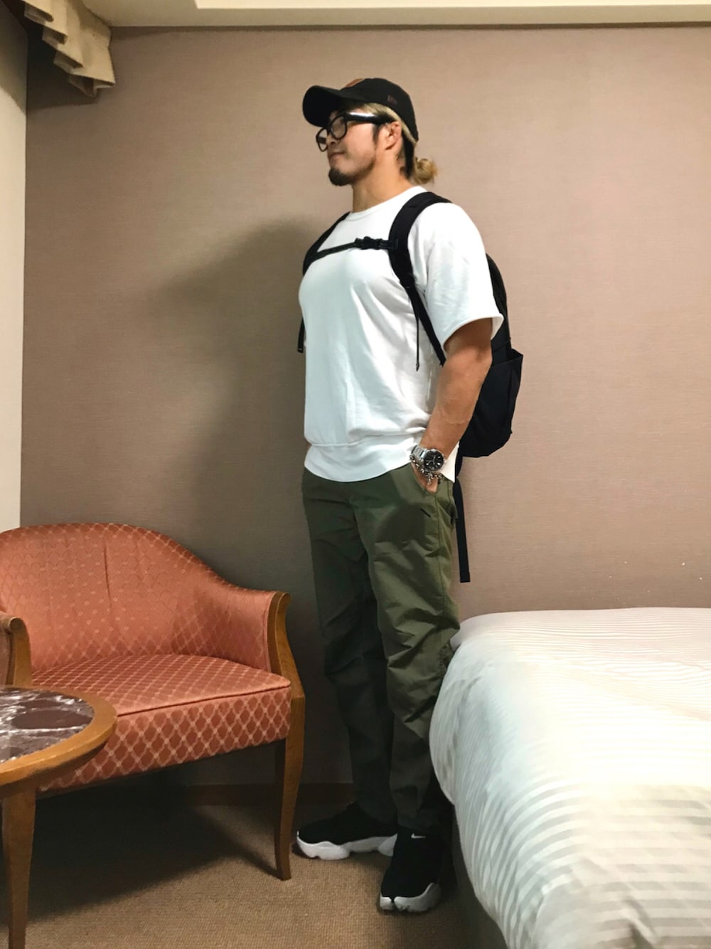 「NEW ERA」｜「NEW ERAのアイテム（キャップ、ブラック系）」を使った、棚橋弘至さん（メンズ・181cm）の夏コーディネートの1枚目の写真