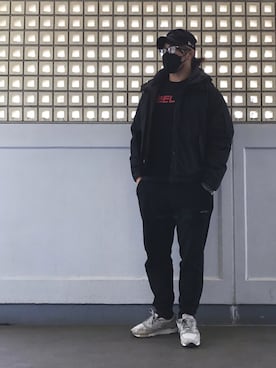 「Saturdays NYC（サタデーズ ニューヨークシティ ）のアイテム（スウェットパンツ）」を使った、棚橋弘至さん（メンズ・181cm）の春コーディネート