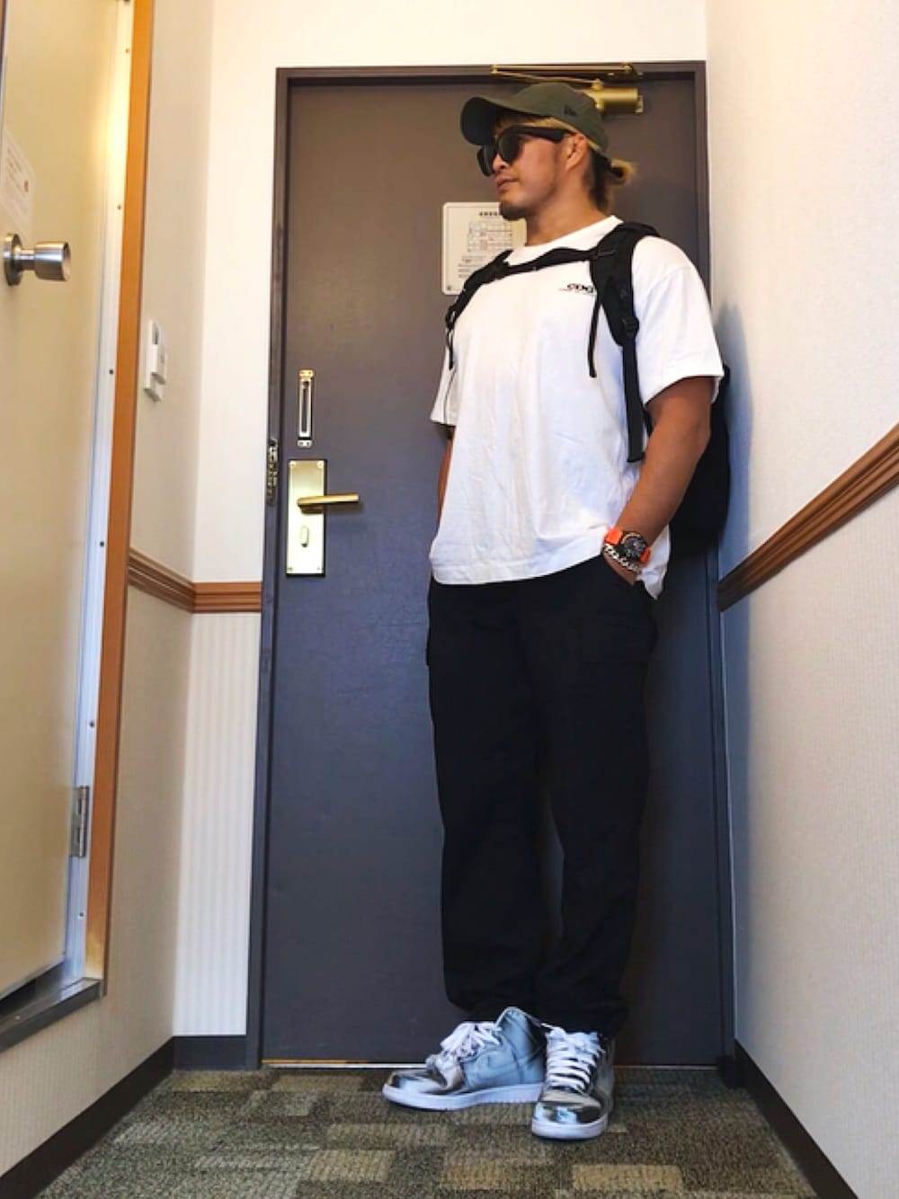 「大阪」｜「NEW ERAのアイテム（キャップ、グリーン系）」を使った、棚橋弘至さん（メンズ・181cm）の夏コーディネートの1枚目の写真