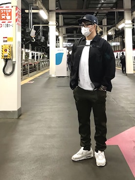 「and wander（アンドワンダー）のアイテム（スウェットパンツ）」を使った、棚橋弘至さん（メンズ・181cm）の秋コーディネート