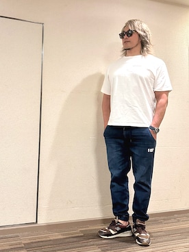 「アイテム（デニムパンツ）」を使った、棚橋弘至さん（メンズ・181cm・40代）の夏コーディネート