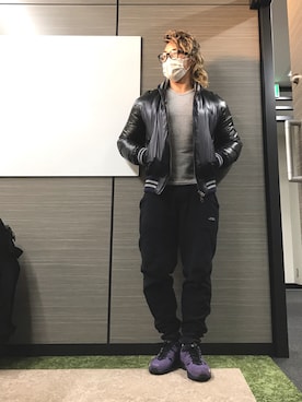 「Saturdays NYC（サタデーズ ニューヨークシティ ）のアイテム（スウェットパンツ）」を使った、棚橋弘至さん（メンズ・181cm）の秋コーディネート