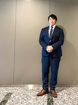 「アイテム（スーツセット、ブルー系）」を使った、棚橋弘至さん（メンズ・181cm）の夏コーディネート