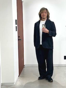 「アイテム（セットアップ）」を使った、棚橋弘至さん（メンズ・181cm）の秋コーディネート