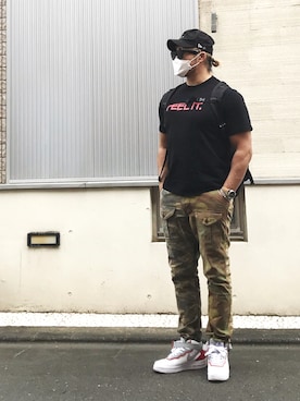 「アイテム（カーゴパンツ、ブラウン系）」を使った、棚橋弘至さん（メンズ・181cm）の春コーディネート