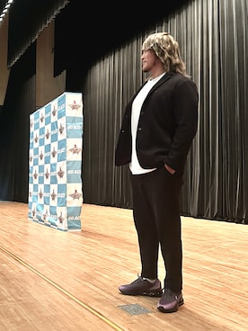 「アイテム（腕時計）」を使った、棚橋弘至さん（メンズ・181cm）の秋コーディネート