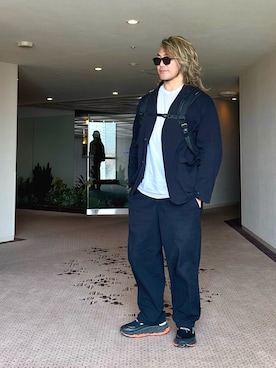 「アイテム（セットアップ）」を使った、棚橋弘至さん（メンズ・181cm）の秋コーディネート