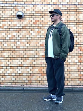 「CDG（シーディージー）のアイテム（トップス）」を使った、棚橋弘至さん（メンズ・181cm）の秋コーディネート