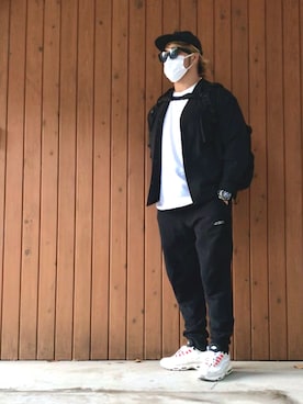 「Saturdays NYC（サタデーズ ニューヨークシティ ）のアイテム（スウェットパンツ）」を使った、棚橋弘至さん（メンズ・181cm）の秋コーディネート