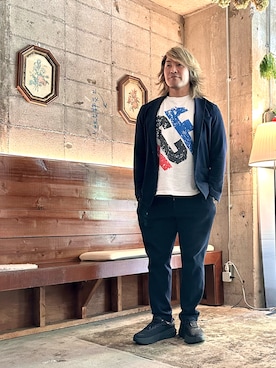 「アイテム（スニーカー）」を使った、棚橋弘至さん（メンズ・181cm・40代）の秋コーディネート