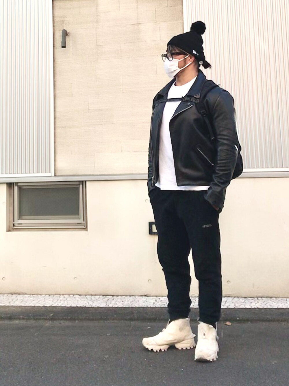 「fragmentdesign、PUMP FURY」｜「NEW ERAのアイテム（ニットキャップ/ビーニー、ブラック系）」を使った、棚橋弘至さん（メンズ・181cm）の冬コーディネートの1枚目の写真