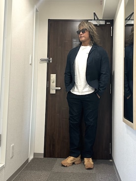 「アイテム（セットアップ）」を使った、棚橋弘至さん（メンズ・181cm）の冬コーディネート