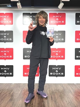 「アイテム（セットアップ）」を使った、棚橋弘至さん（メンズ・181cm）の冬コーディネート