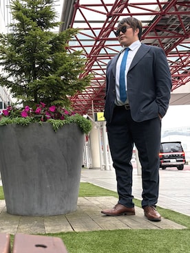 「オーダースーツのアイテム（スーツセット、ブルー系）」を使った、棚橋弘至さん（メンズ・181cm）の夏コーディネート