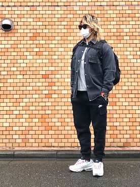 「雨」｜「アイテム（デニムジャケット）」を使った、棚橋弘至さん（メンズ・181cm）の秋コーディネート
