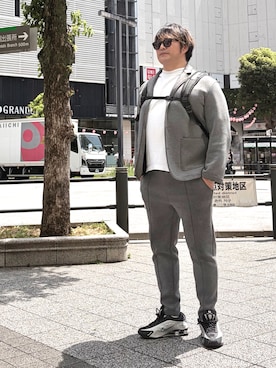「CAMBER（キャンバー）のアイテム（Tシャツ/カットソー、ホワイト系）」を使った、棚橋弘至さん（メンズ・181cm）の夏コーディネート