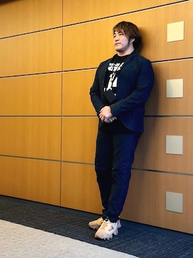 「アイテム（セットアップ）」を使った、棚橋弘至さん（メンズ・181cm）の春コーディネート