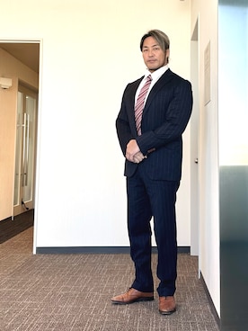 「アイテム（スーツセット）」を使った、棚橋弘至さん（メンズ・181cm）の秋コーディネート