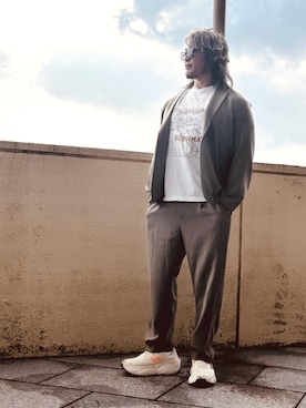 「アイテム（セットアップ）」を使った、棚橋弘至さん（メンズ・181cm）の秋コーディネート