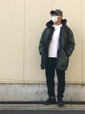 「and wander（アンドワンダー）のアイテム（スウェットパンツ）」を使った、棚橋弘至さん（メンズ・181cm）の冬コーディネート