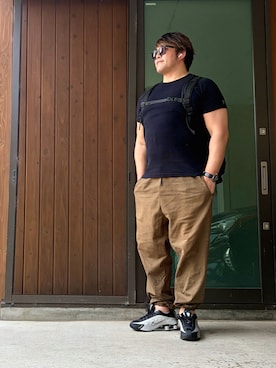 「HOLLYWOOD RANCH MARKET（ハリウッドランチマーケット）のアイテム（Tシャツ/カットソー、ブルー系）」を使った、棚橋弘至さん（メンズ・181cm）の夏コーディネート