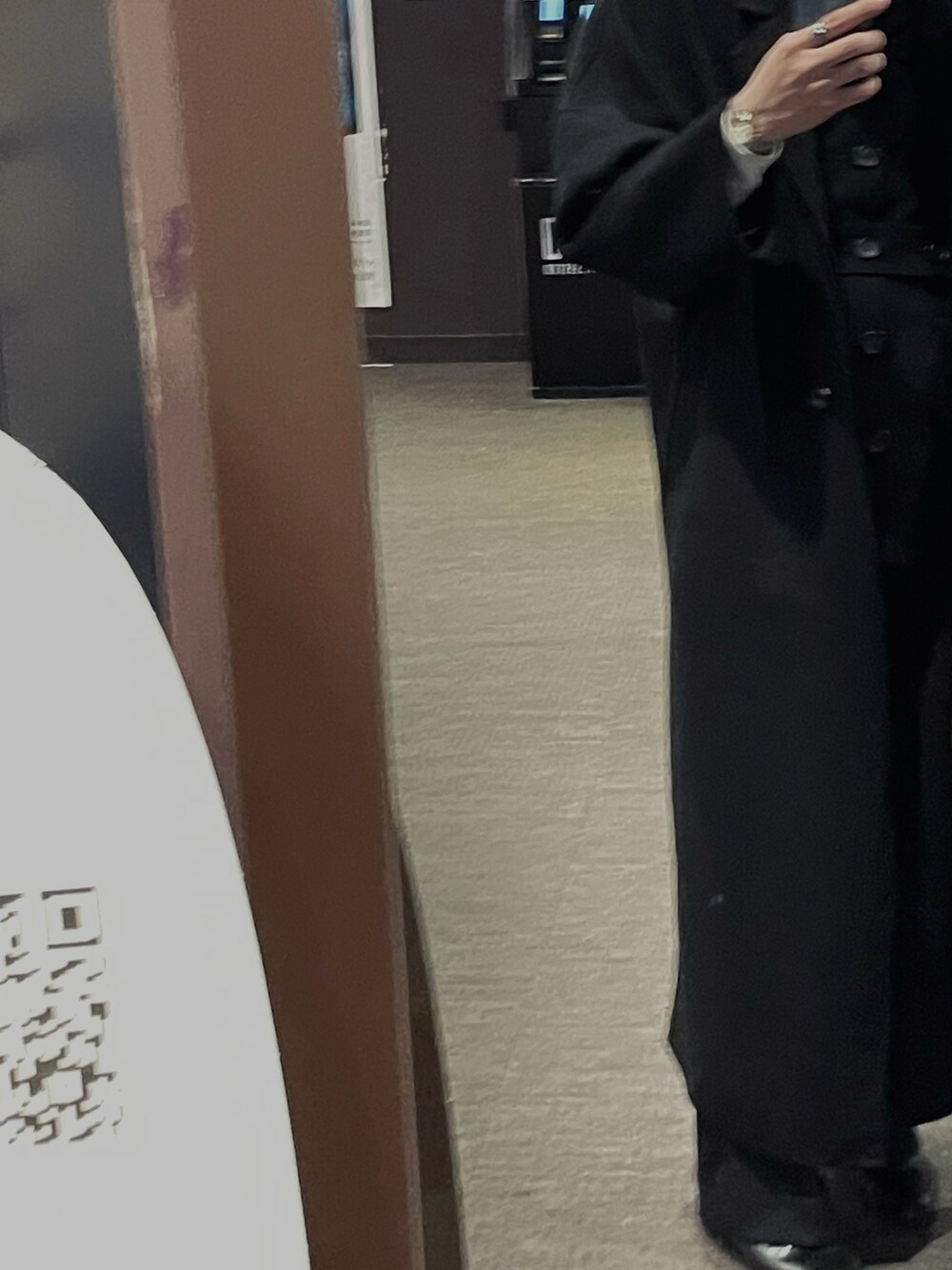 「黒、モード、ロングコート、古着、神」｜「KAIKOのKAIKO WIDE SLACKS（スラックス、ブラック系）」を使った、人さん（メンズ・170cm）の夏コーディネートの1枚目の写真