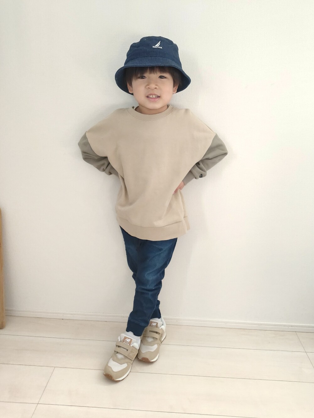 「モコモコアウター、プチプラコーデ、GLOBAL WORK、New Balance、Branshes、nautica、b.Room」｜「NAUTICAの【NAUTICA/ノーティカ】バケットハット（ハット、ブルー系）」を使った、Aya☆Yamaさん（キッズ・110cm）の冬コーディネートの2枚目の写真