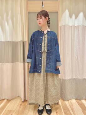 「Samansa Mos2 blue」｜「アイテム（デニムジャケット）」を使った、あやかさん（レディース・153cm）の秋コーディネート