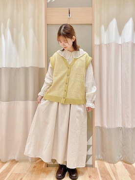 「襟付きトップス」｜「アイテム（ジャンパースカート）」を使った、あやかさん（レディース・153cm）の秋コーディネート