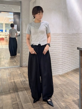 「JEANASIS（ジーナシス）のアイテム（スラックス）」を使った、つーさんさん（レディース・164cm）の春コーディネート