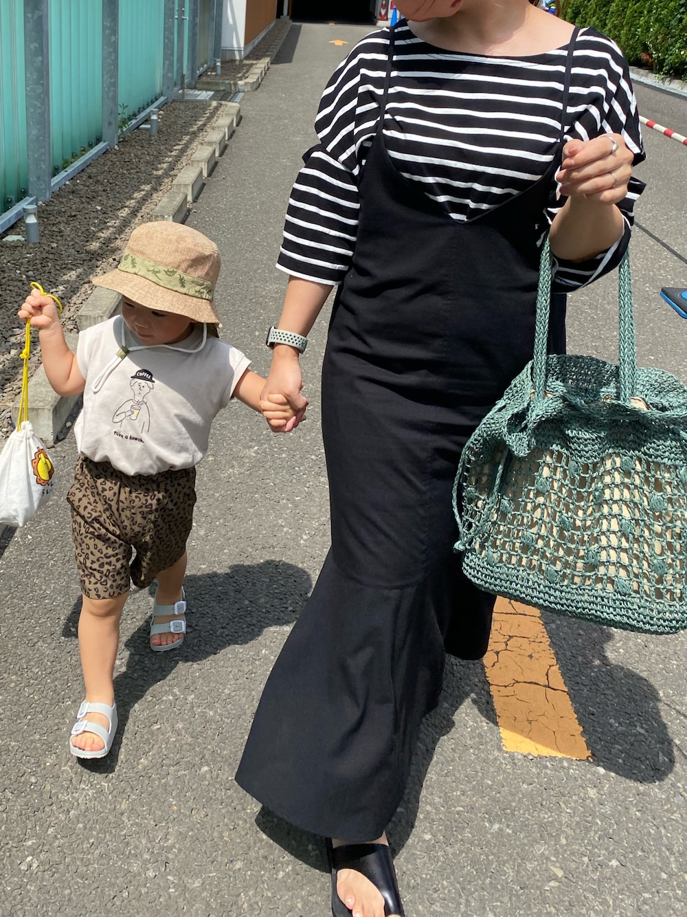 「夏コーデ、シンプル、お出かけコーデ、ootd、おしゃれさんと繋がりたい、ワンピーススタイル、ボーダー、ママコーデ、ぽっちゃり」｜「w closetのボーダーショルダースリットTシャツ（Tシャツ/カットソー、ブラック系）」を使った、me.さん（レディース・154cm）の夏コーディネートの1枚目の写真
