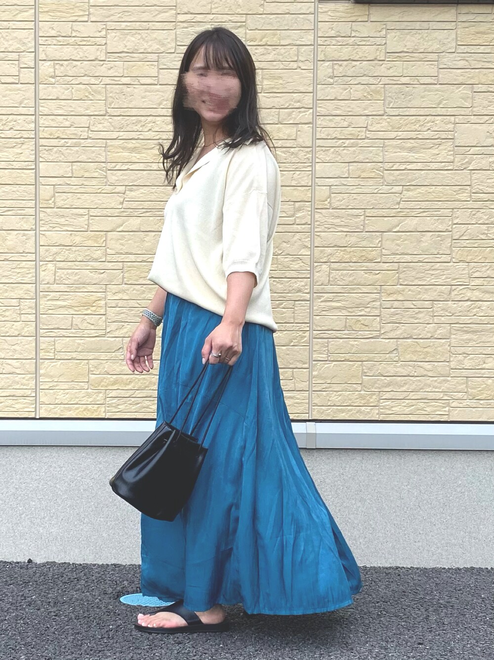 「きれいめカジュアル、オトナカジュアル、ゆるコーデ、低身長コーデ、ootd」｜「ELENCARE DUEの・ELENCARE DUE キリカエフレアロングスカート（スカート、ブルー系）」を使った、me.さん（レディース・154cm）の夏コーディネートの1枚目の写真