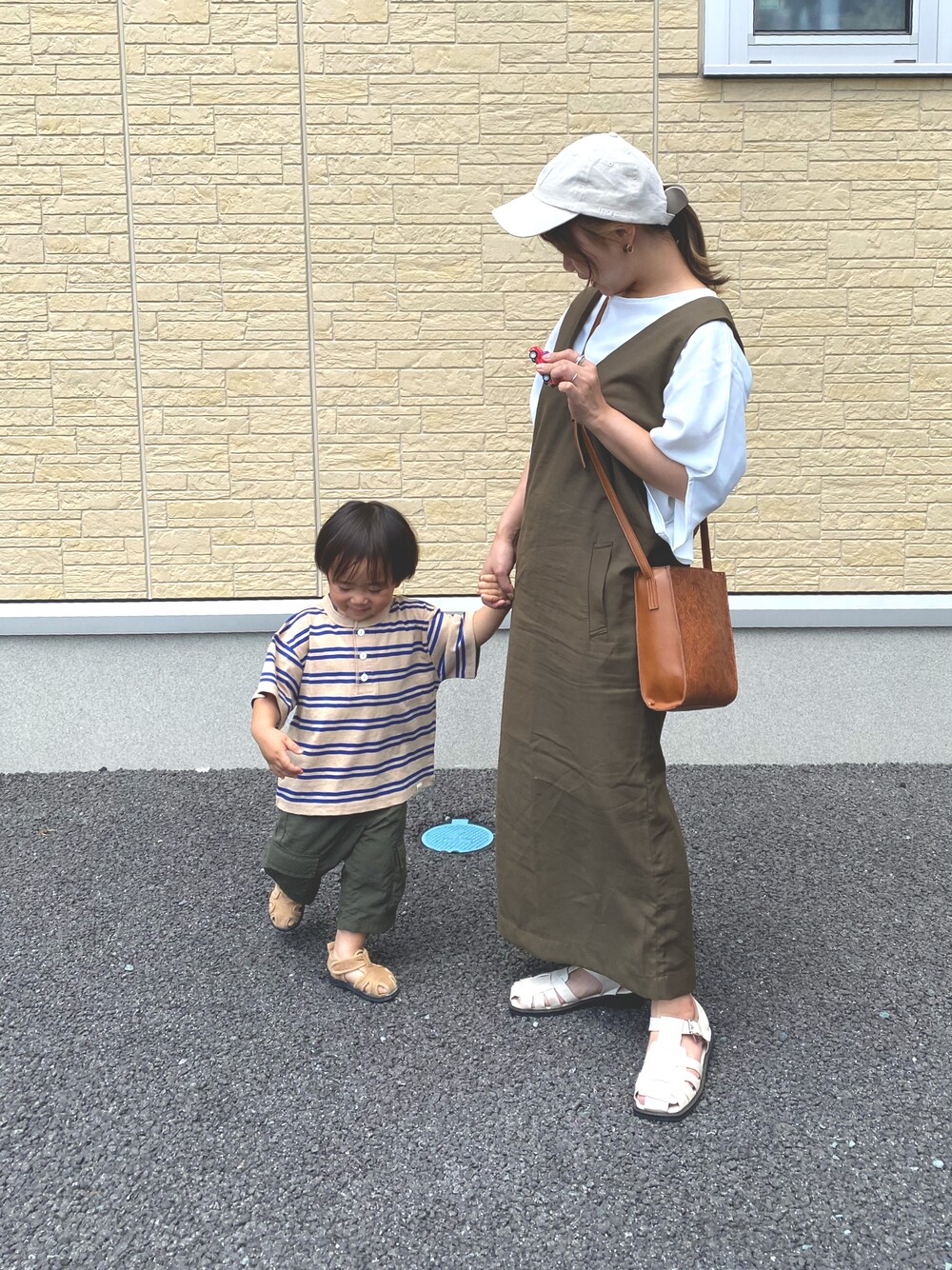 「大人カジュアル、お出かけコーデ、シンプル、ラクチンコーデ、大人かわいい、夏コーデ、おしゃれさんと繋がりたい、ワンピース、低身長、ぽっちゃり」｜「crie confortoのVネックジャンスカ（ワンピース、グリーン系）」を使った、me.さん（レディース・154cm）の夏コーディネートの1枚目の写真