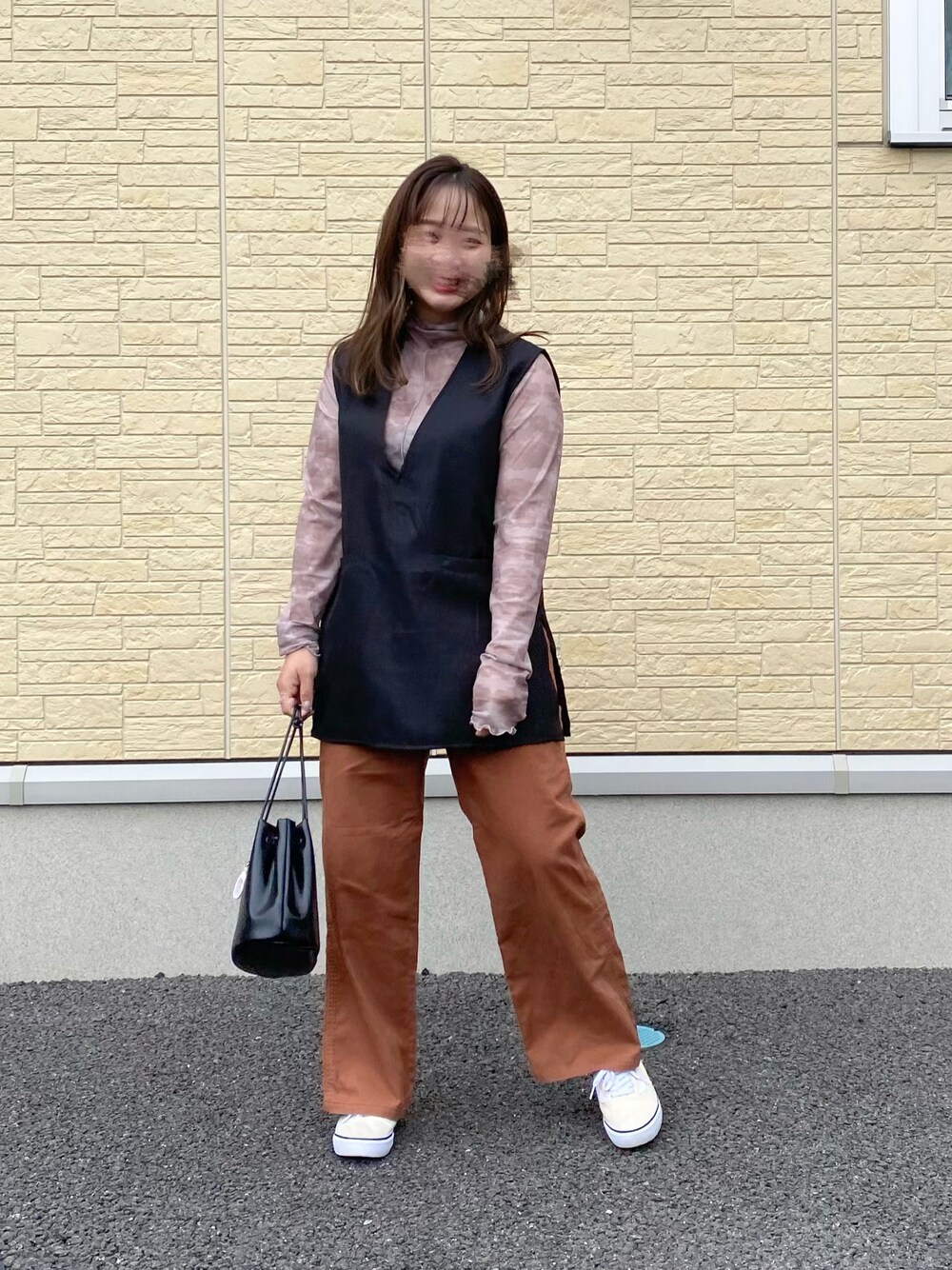 「オトナカジュアル、秋服、シースルー、今日のコーデ、低身長、秋カラー、ベスト、しまむら」｜「A Day in the Life のアイテム（パンツ、オレンジ系）」を使った、me.さん（レディース・154cm）の秋コーディネートの1枚目の写真
