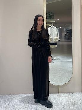 「natural couture（ナチュラルクチュール）の袖口シャーリングベロアワンピ（ワンピース、ブラウン系）」を使った、おまいさん（レディース・152cm）の冬コーディネート