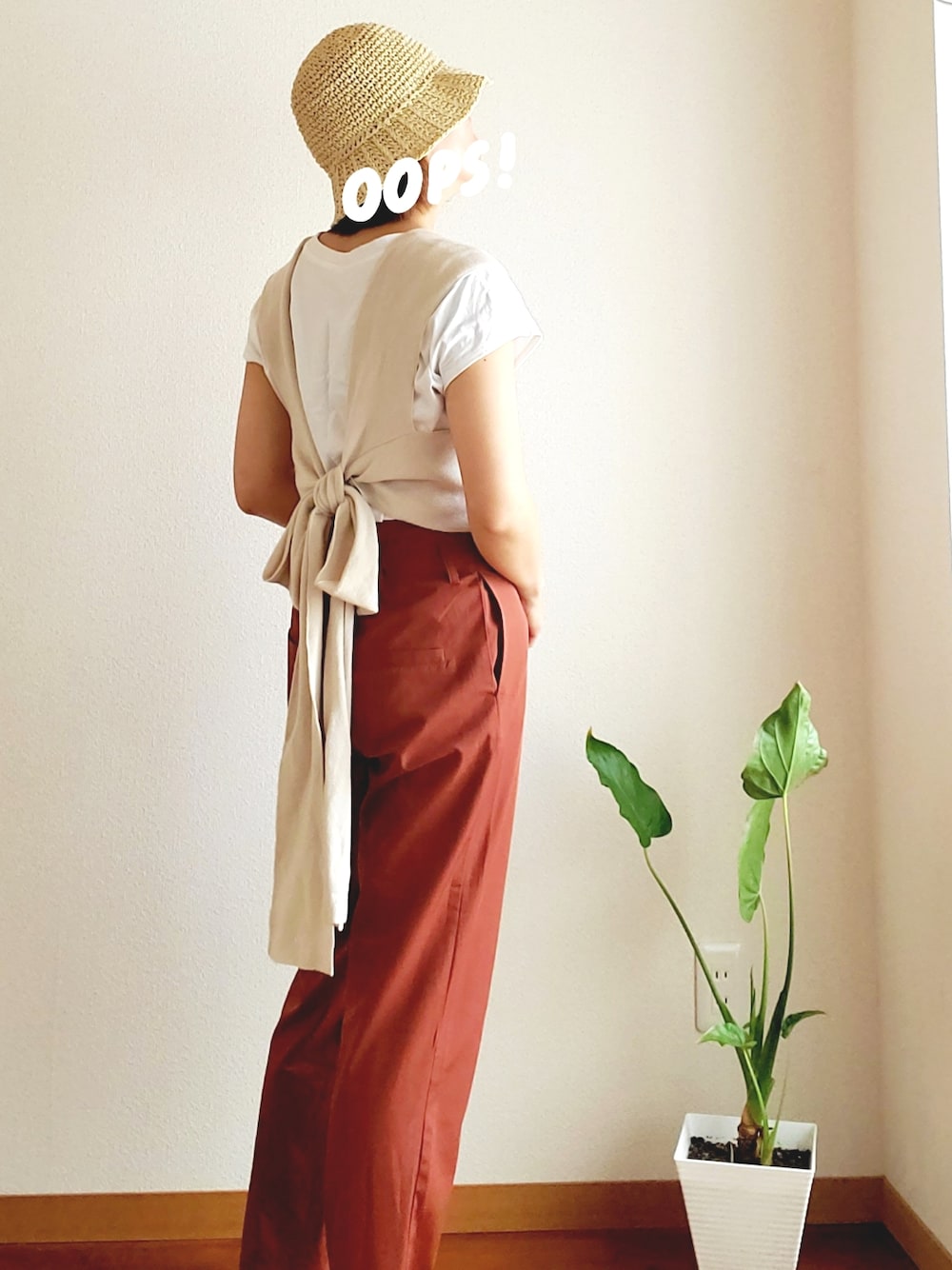 「UNIQLOのアイテム（シャツ/ブラウス、ホワイト系）」を使った、shokoさん（レディース・157cm）の秋コーディネートの1枚目の写真
