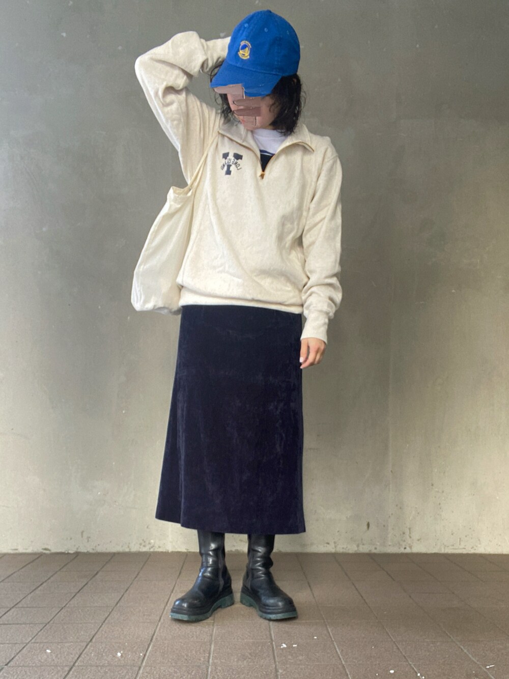 「ootd、休日スタイル、今日のコーデ、冬コーデ、お出かけコーデ、オトナカジュアル、レイヤードスタイル、キャップ、ワンピース、ハーフジップ、ボーダー、ブーツ、おしゃれさんと繋がりたい、いいね、save、フォローお願いします🤑」｜「SLOBE IENAの【Champion / チャンピオン】SLOBE別注 ハーフジップスウェット（スウェット、ホワイト系）」を使った、温流さん（レディース・160cm）の冬コーディネートの1枚目の写真