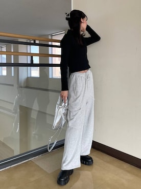 「アイテム（スウェットパンツ）」を使った、もんちゃんさん（レディース・163cm）の春コーディネート