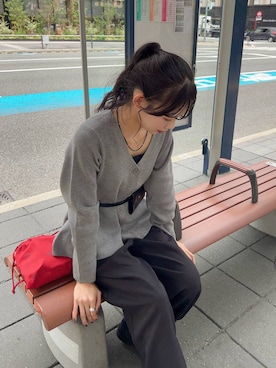 「LAKOLE（ラコレ）のワンタックコクーンパンツ /1052425（スラックス、ブラック系）」を使った、もんちゃんさん（レディース・163cm）の秋コーディネート