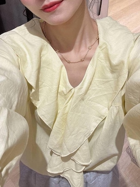 「LAKOLE（ラコレ）のボールフラワーネックレス / 459791（ネックレス、その他）」を使った、もんちゃんさん（レディース・163cm）の春コーディネート