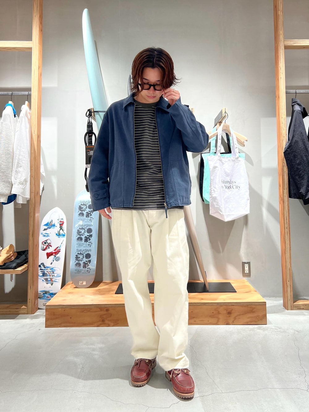 「ブルゾン、ボーダー、ボーダーT、ボーダーTシャツ、ワイドパンツ、京都、Saturdays NYC、初春コーデ、春コーデ、冬コーデ、デートコーデ、お出かけコーデ、旅行コーデ、アウトドアコーデ、カジュアルコーデ」｜「Saturdays NYCのHARRISON G-DYED BLOUSON（その他アウター、ブルー系）」を使った、kippeiさん（メンズ・170cm）の春コーディネートの1枚目の写真